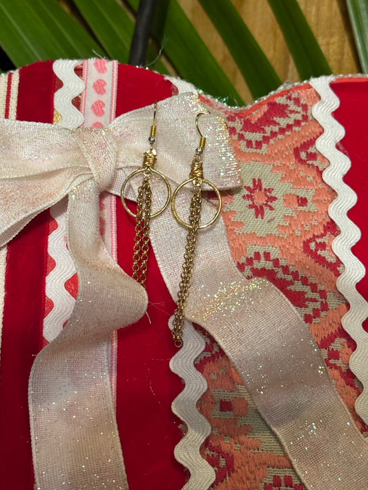 Gold plated chain circle earrings