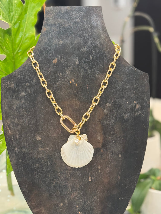 The White Clam Necklace